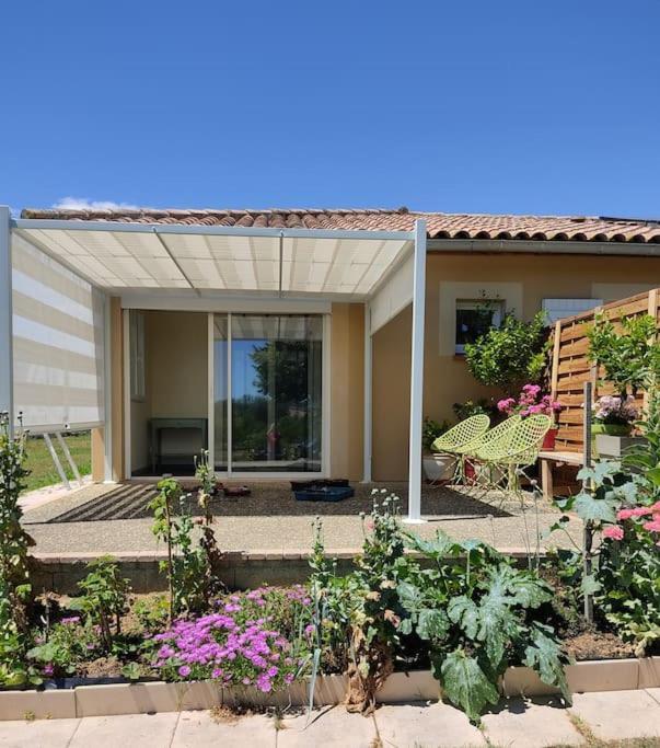 Grande Maison Avec Vue Sur Le Lac Saramon Exteriör bild