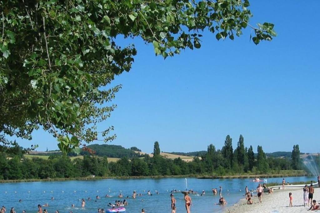 Grande Maison Avec Vue Sur Le Lac Saramon Exteriör bild